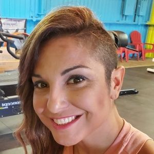 Meet your Posher, Elaine